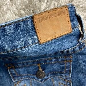 TRUE RELIGION GENO SINGLE END STRAIGHT LEG JEANS